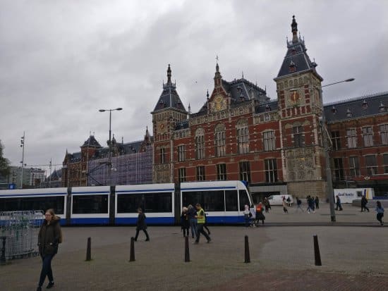 gare d'amsterdam