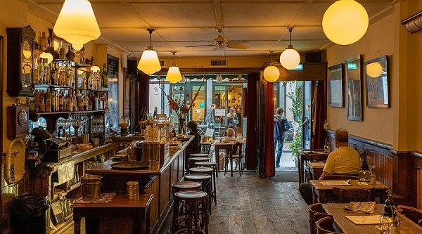 ungewöhnliche besichtigung amsterdam cafe brun